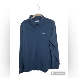 Columbia blue striped long sleeve button up outdoor shirt. Large